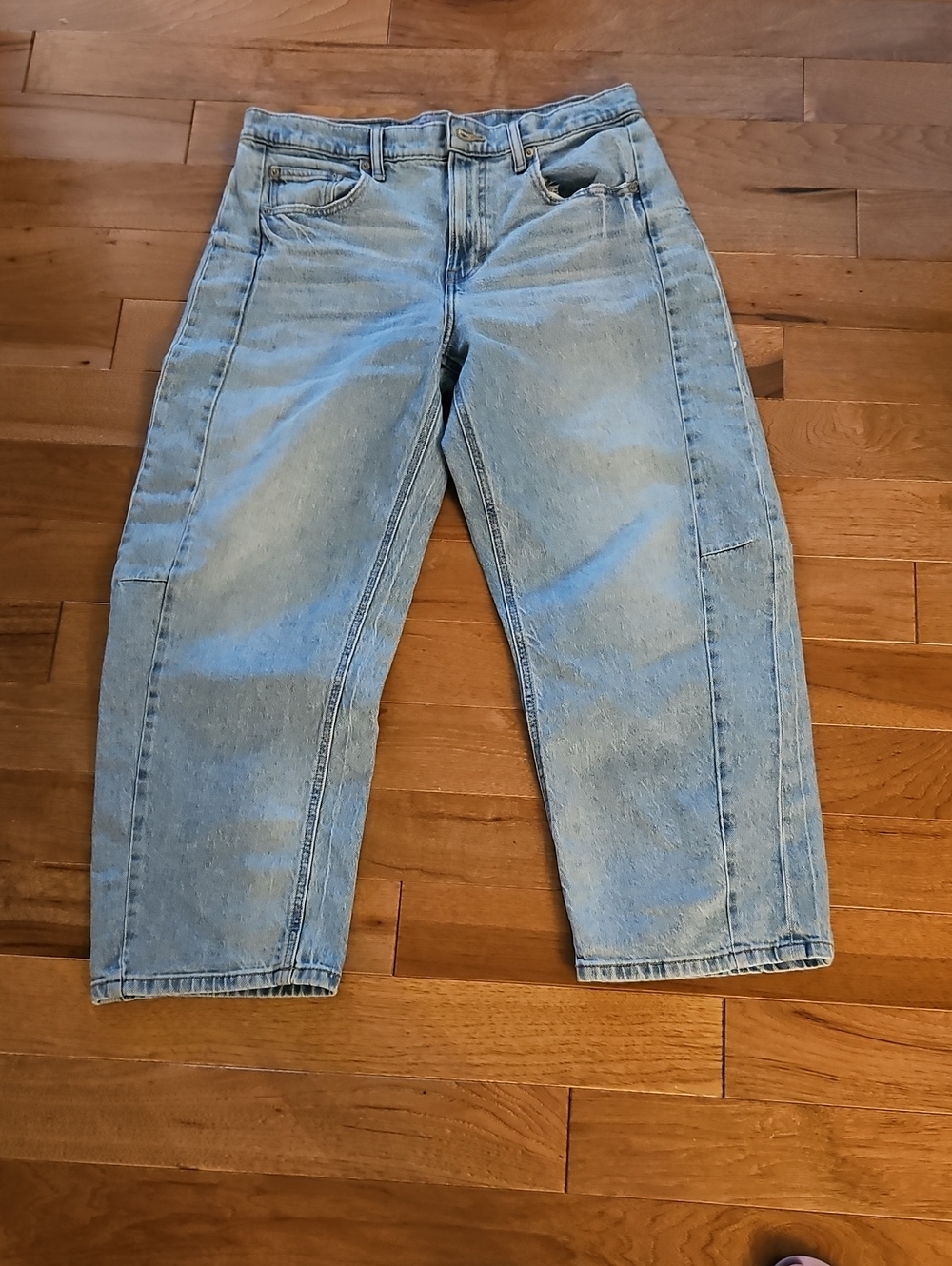 Lucky Brand Barrel leg  Light Wash Blue Relaxed Fit Jeans